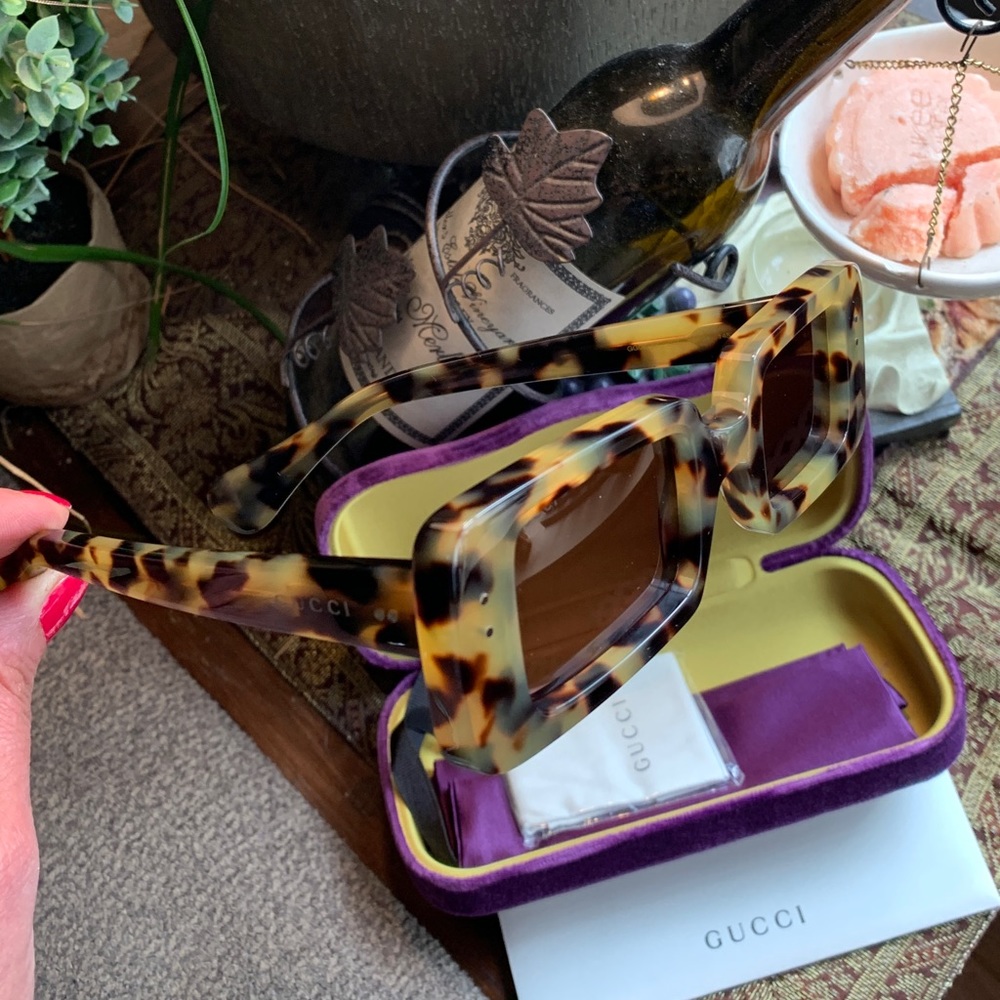 Authentic GUCCI 48mm Rectangular Tortoise Acetate sunglasses